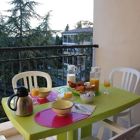 Des Oliviers Aparthotel