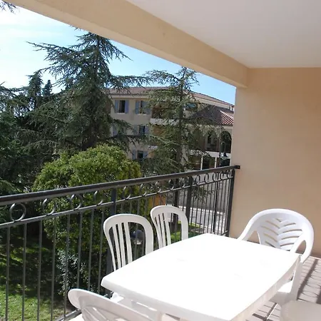 Des Oliviers Aparthotel *