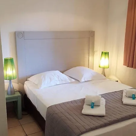 Lägenhetshotell Des Oliviers Uzès