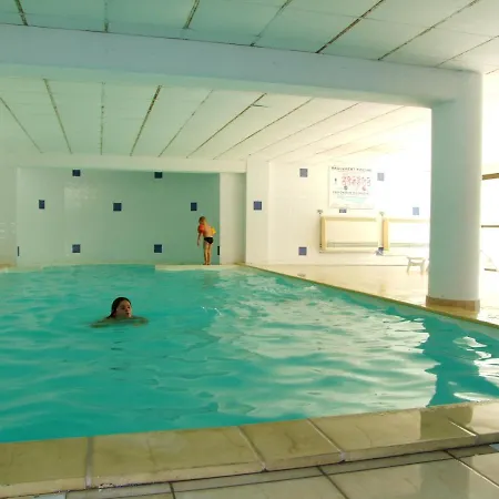Des Oliviers Aparthotel Uzes